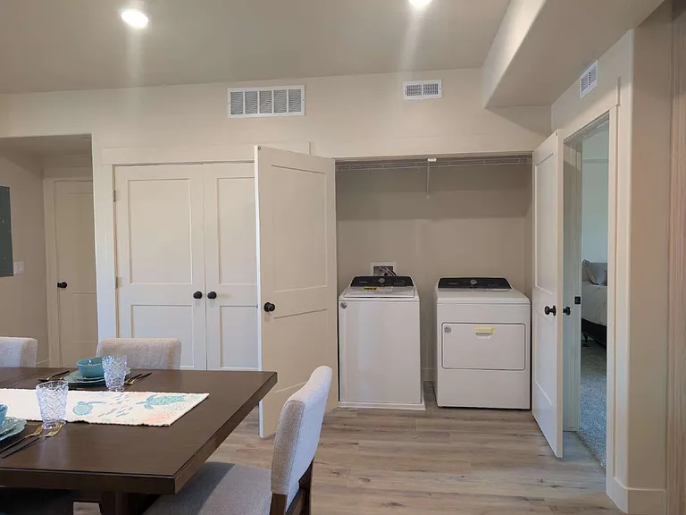 150 E 700 N #7 — Photo 14