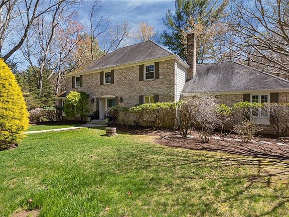 2nd image of 1340 Waterford Dr