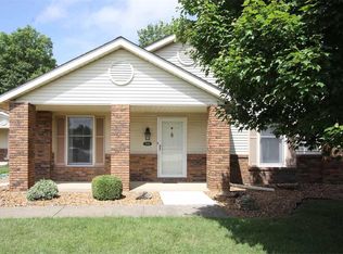 1358 Normandy Dr, Godfrey, IL