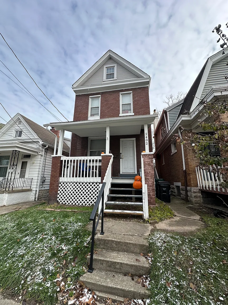 2402 Fairview Ave photo 1