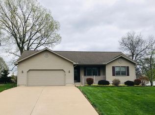 8 Shane Ln, Pittsfield, IL 62363
