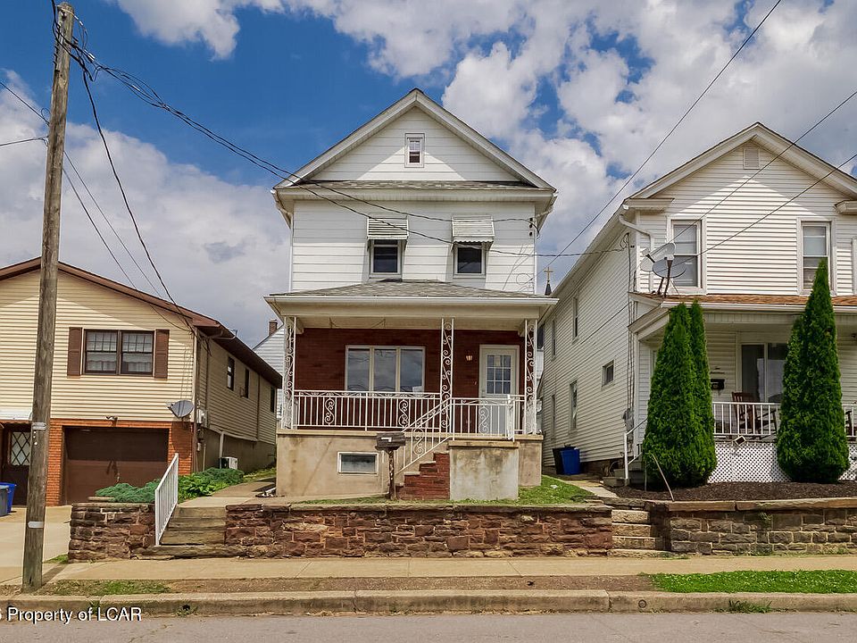 1st image of 208 E Broad St