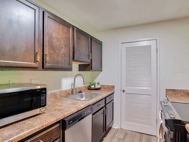 Granite countertops with plentiful space
