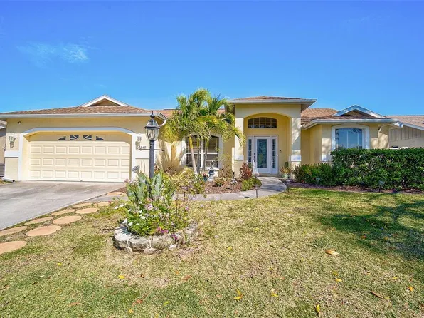 5565 Sweetwater Oak Dr, Sarasota, FL 34232