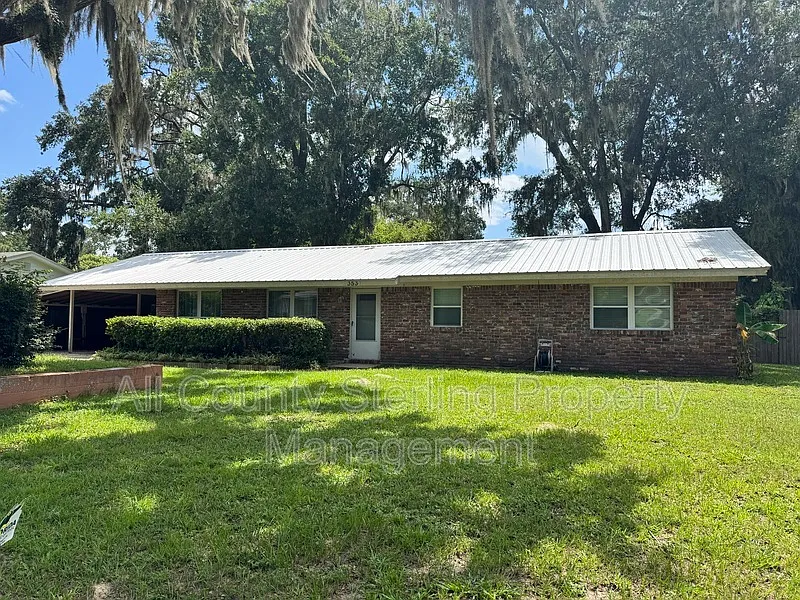 353 SE Olustee Ave