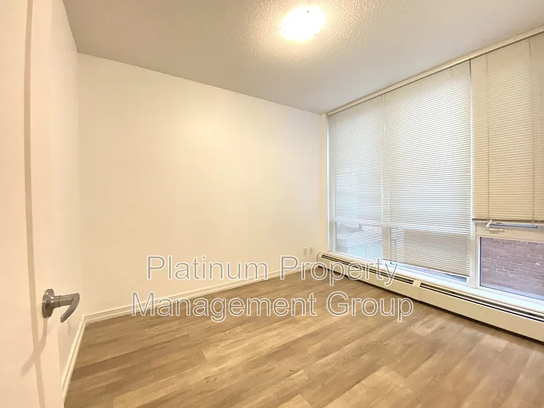 450 8th Ave SE #205 — Photo 8