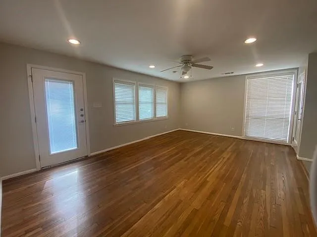 3 bed, 2.0 bath, 1112 sqft, $2,575 — Photo 3