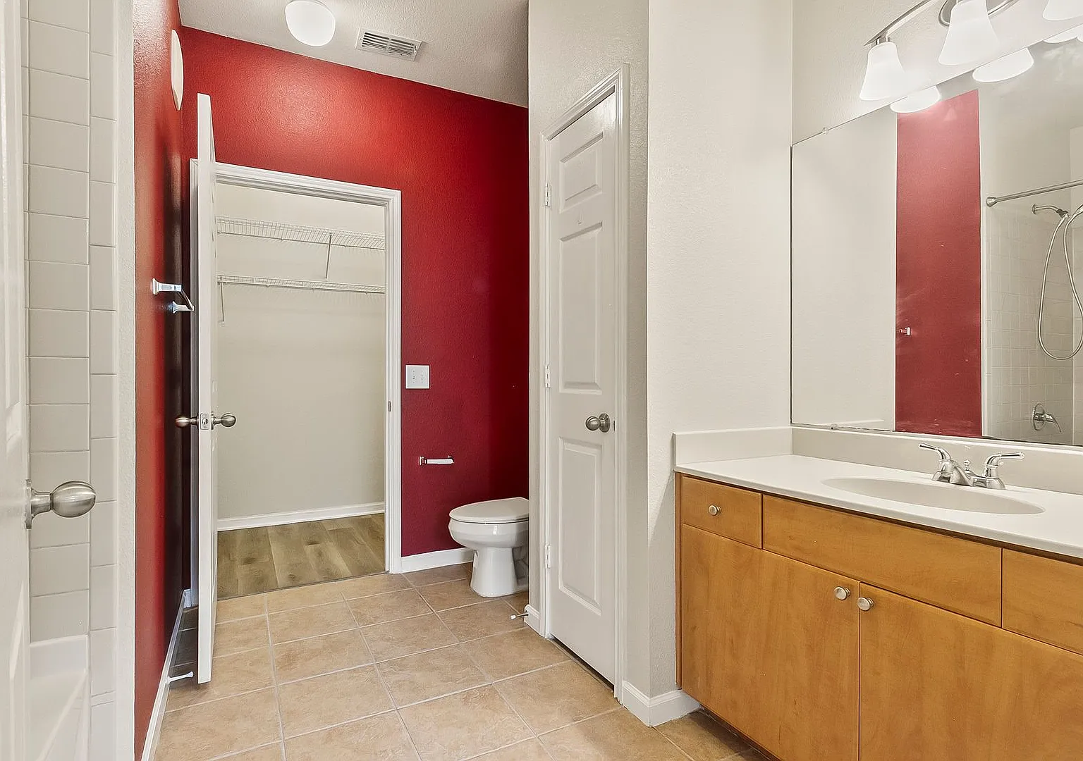 Midtown Village 3 Bed/3 Bath Condo! Available Fall 2026! — Photo 3