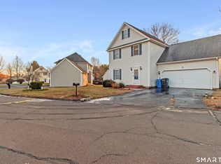 19 Highwood Circle #19, Colchester, CT 06415