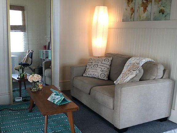 4th image of 814 Green St APT C