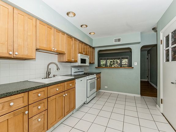 4th image of 10506 S Artesian Ave
