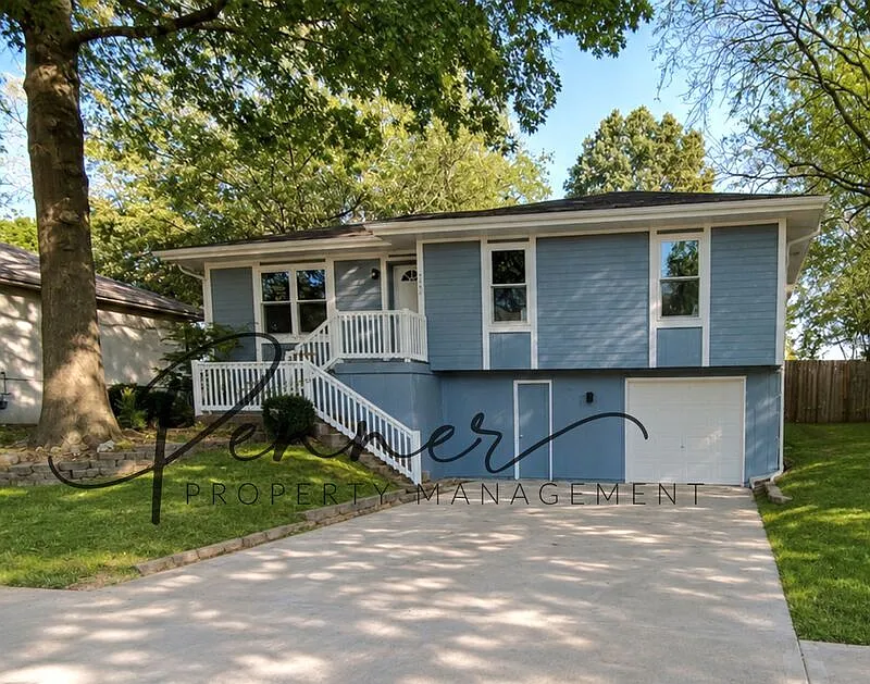 3 bed, 2.0 bath, 1730 sqft, $1,695 — Photo 1