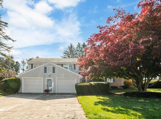 6 Ridgecrest Ln, Bristol, CT 06010
