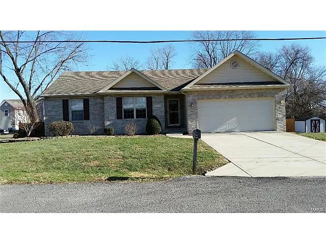 210 Nepute St photo 1