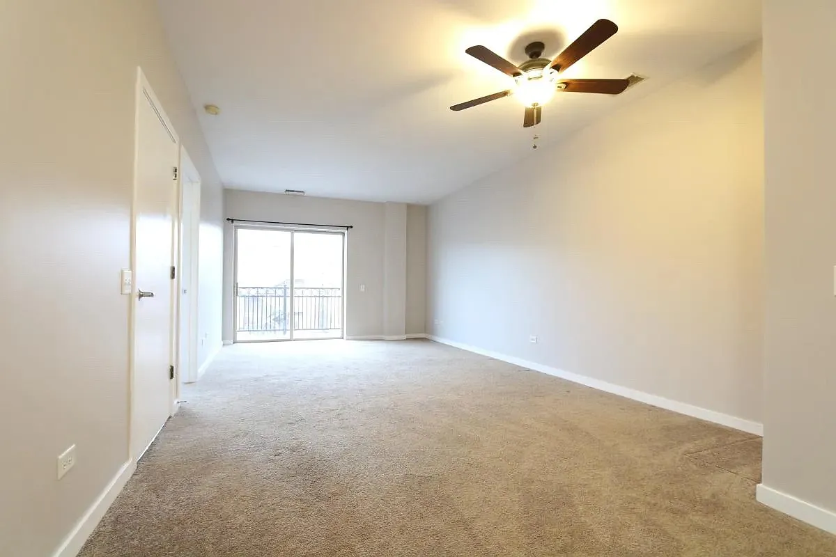 1 bed, 800 sqft, $2,400 — Photo 2