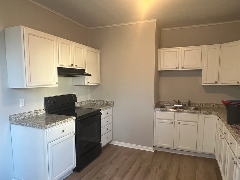 106 Gordon Ave — Photo 3