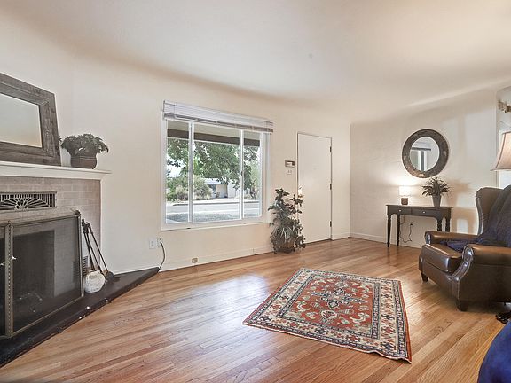 4th image of 4821 Haines Ave NE