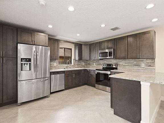 4th image of 2462 Abalone Blvd