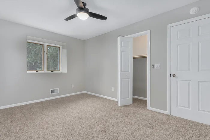 400 Derby Ln — Photo 34