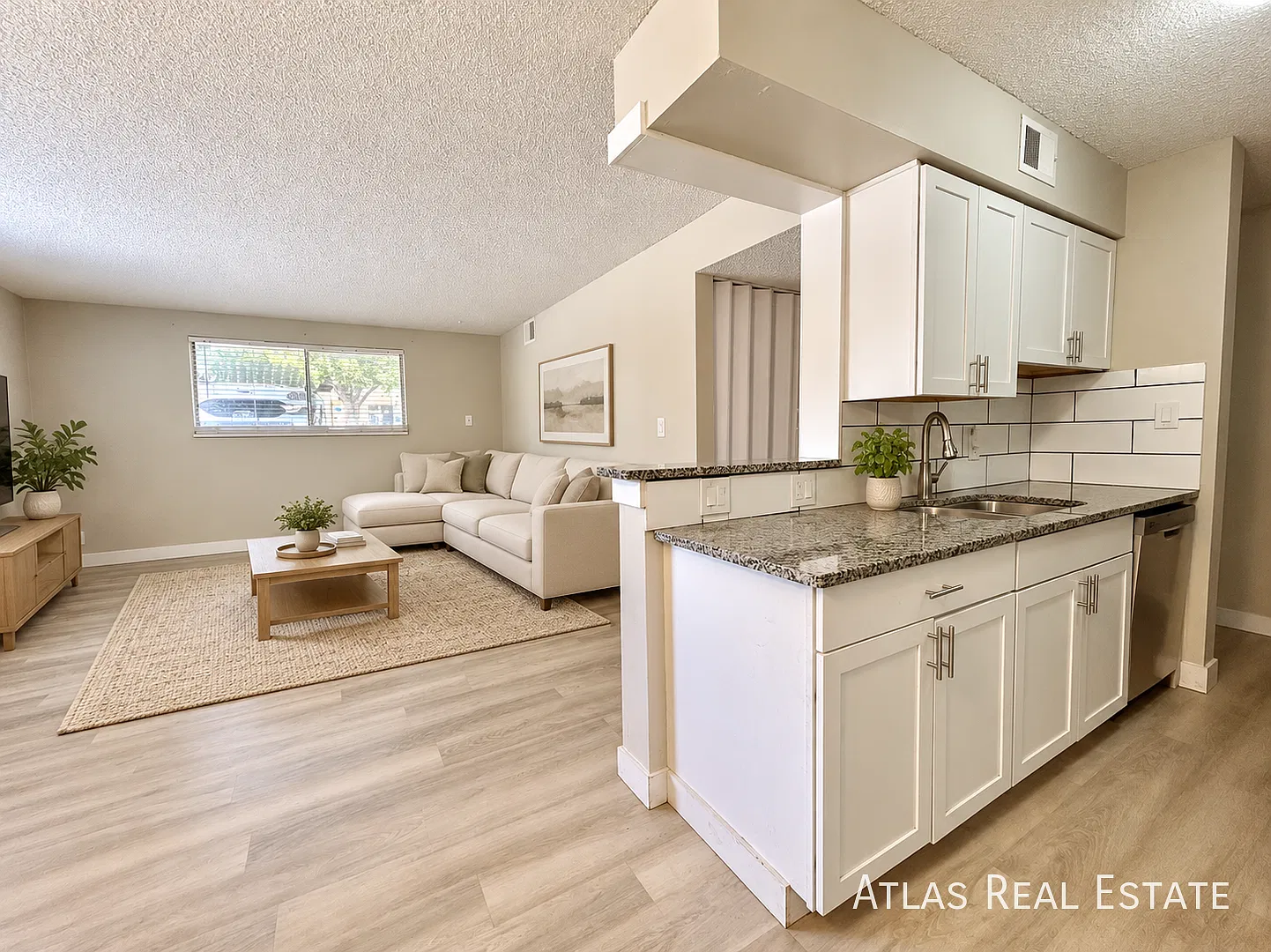 One Month Free! Updated 2-Bedroom Near Dtc | Pool & Fitness Center — Photo 4