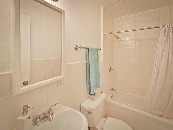 3rd image of 2268 E 15th St APT 3