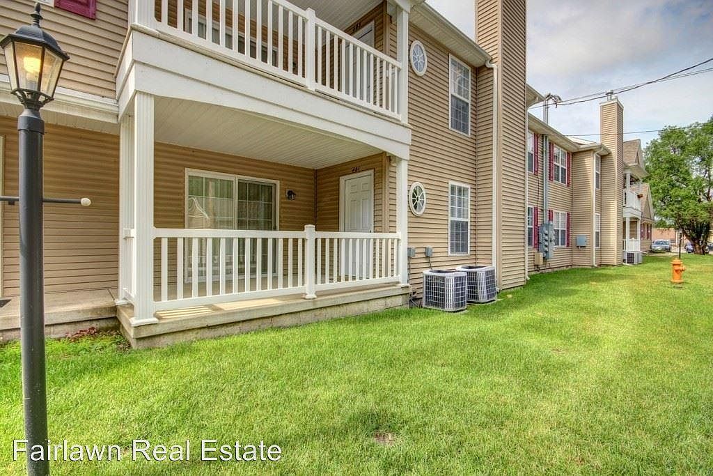 Fairlawn Village Apartment Rentals Urbana Il Zillow