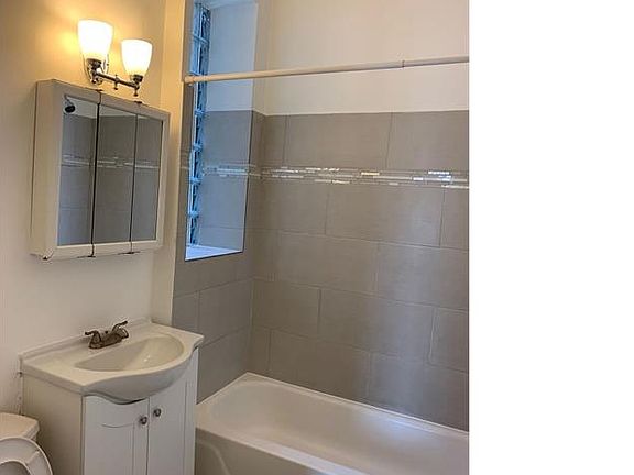 5th image of 3824 W North Ave #2