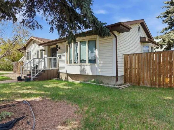 124 S Martin Close, Red Deer, AB T4R 1R8