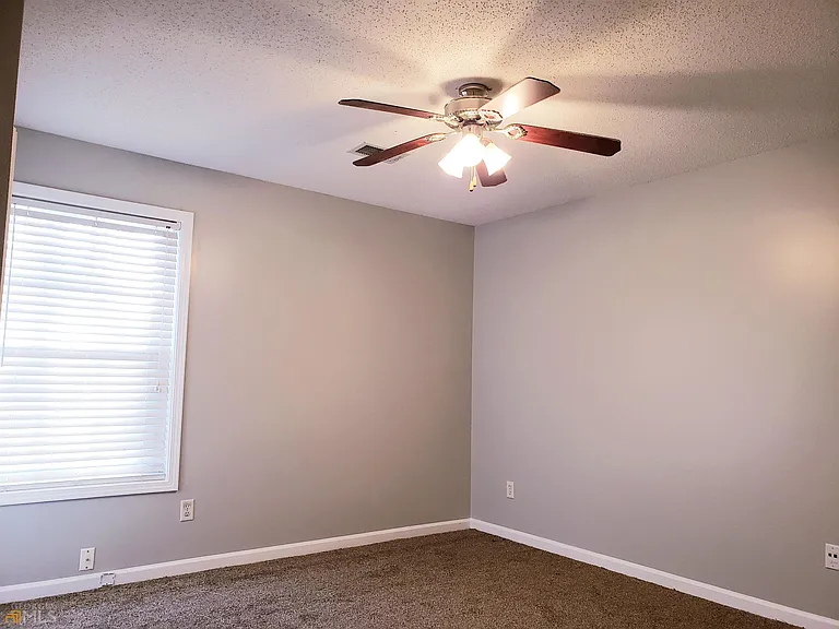 130 Oak Park Ter — Photo 12