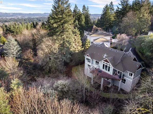 17295 SW Soren Ct, Beaverton, OR 97007
