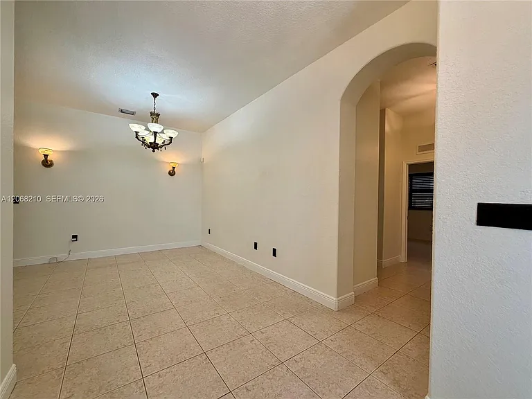 2802 SW 149th Pl — Photo 5