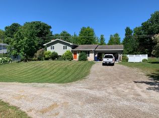 10571 Center Rd, Traverse City, MI 49686