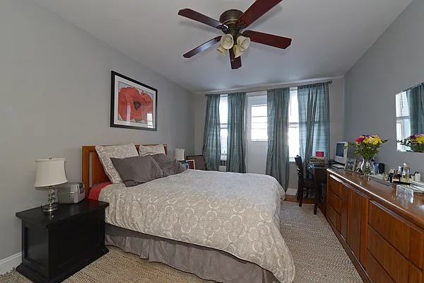 Sold by Re/Max In The City | media 16