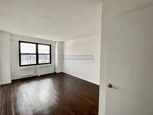 Rented by Sovereign Associates | media 11