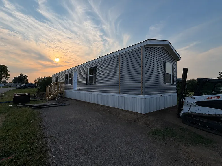 4 Dogwood Ct — Photo 1