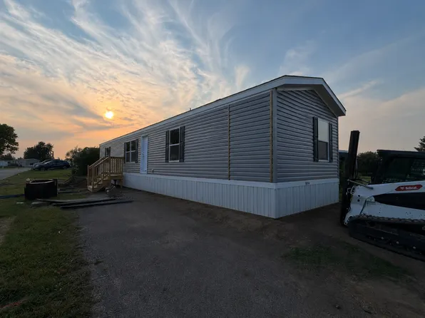 4 Dogwood Ct, Goodfield, IL 61742