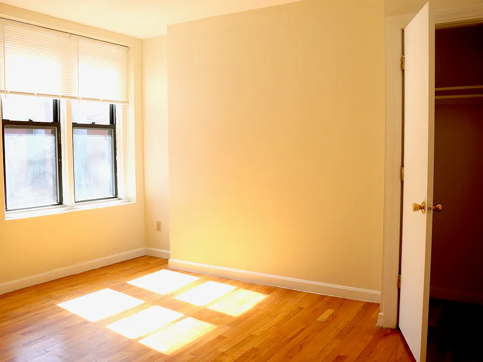 315 Huntington Ave #5C