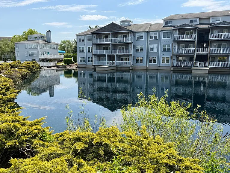 401 Waters Edge Dr — Photo 29