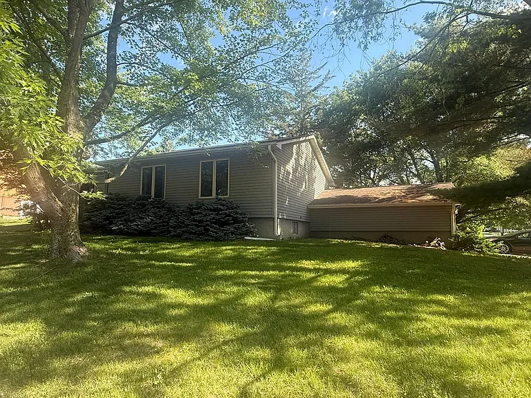 6 Denbigh Dr — Photo 3