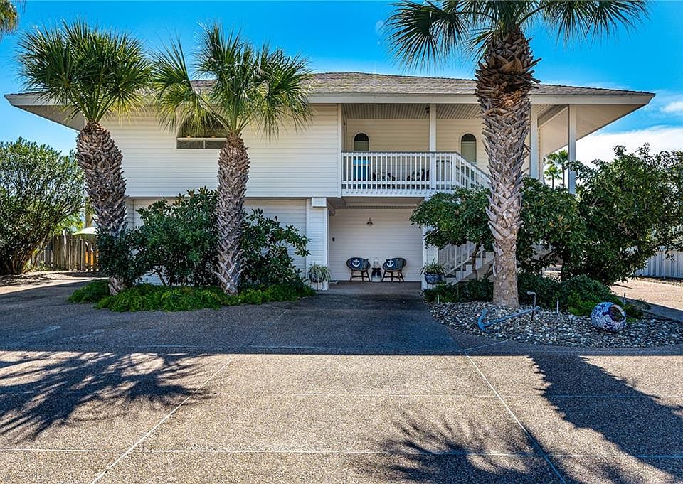 1st image of 16 Pelican Dr