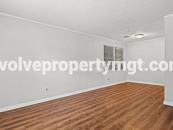 4th image of 1716 Cornelia Ln