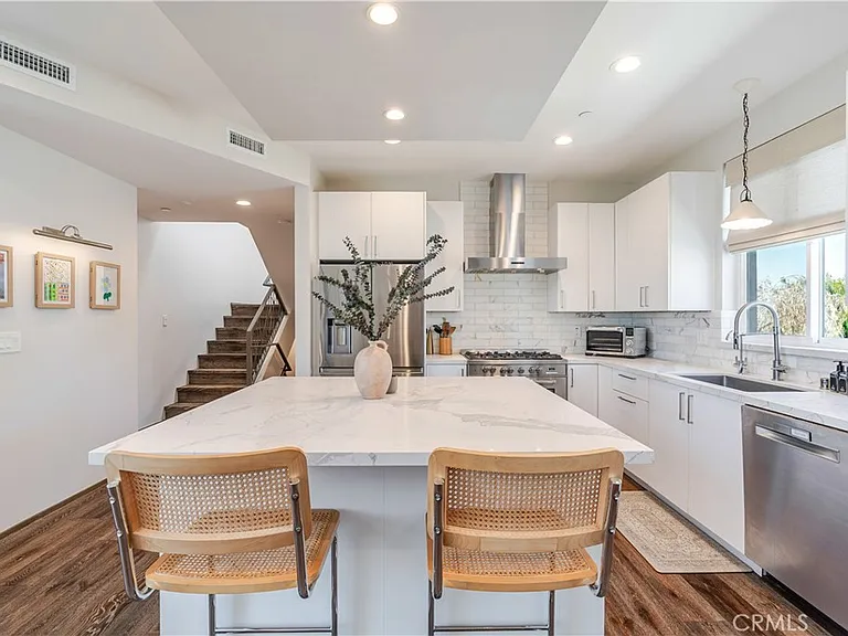 2707 Rockefeller Ln #B — Photo 14
