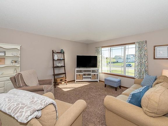 3rd image of 251 Winkler Trl
