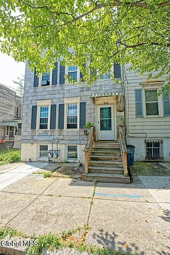 252 Morton Ave Photo 1