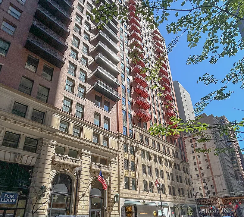 212 W Washington St #1513