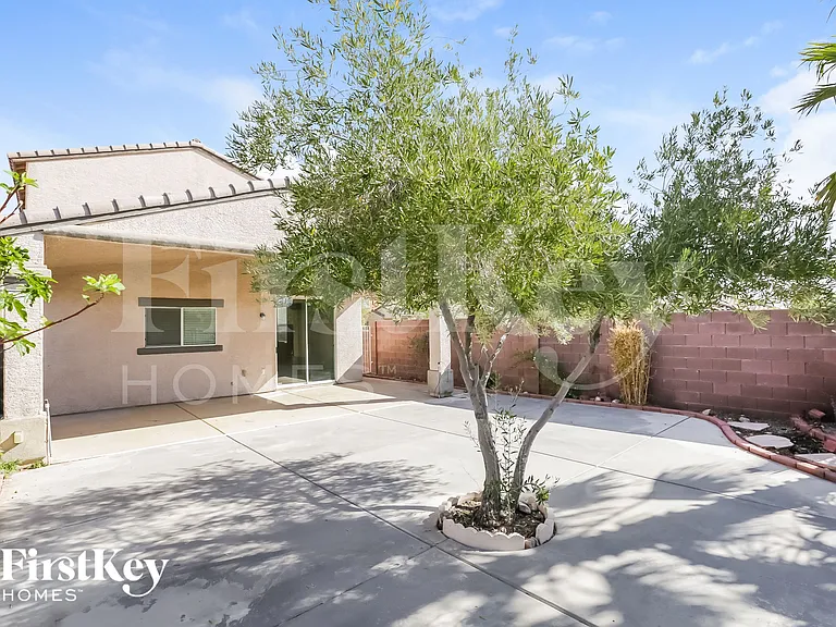 10219 Falling Needle Ave — Photo 15