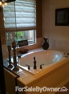 Master Bath
						:
						Garden Tub