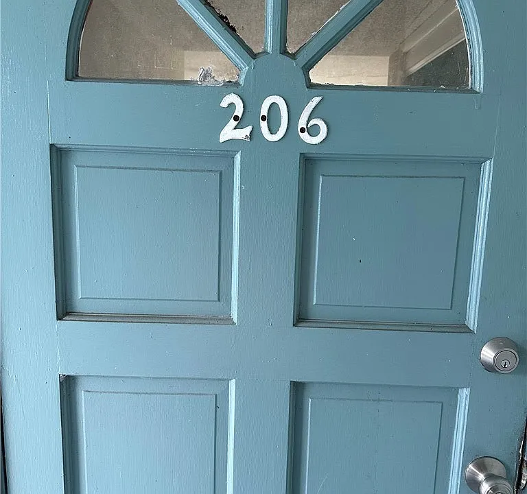 206 Golf Villas Ct NW