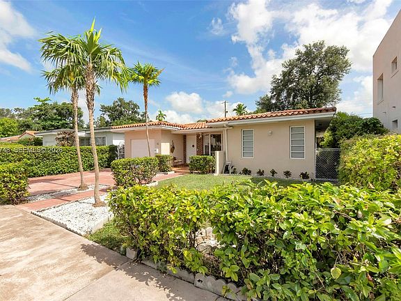 3rd image of 35 Oviedo Ave