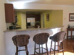 160 Hummingbird Ln #160, South Burlington, VT 05403